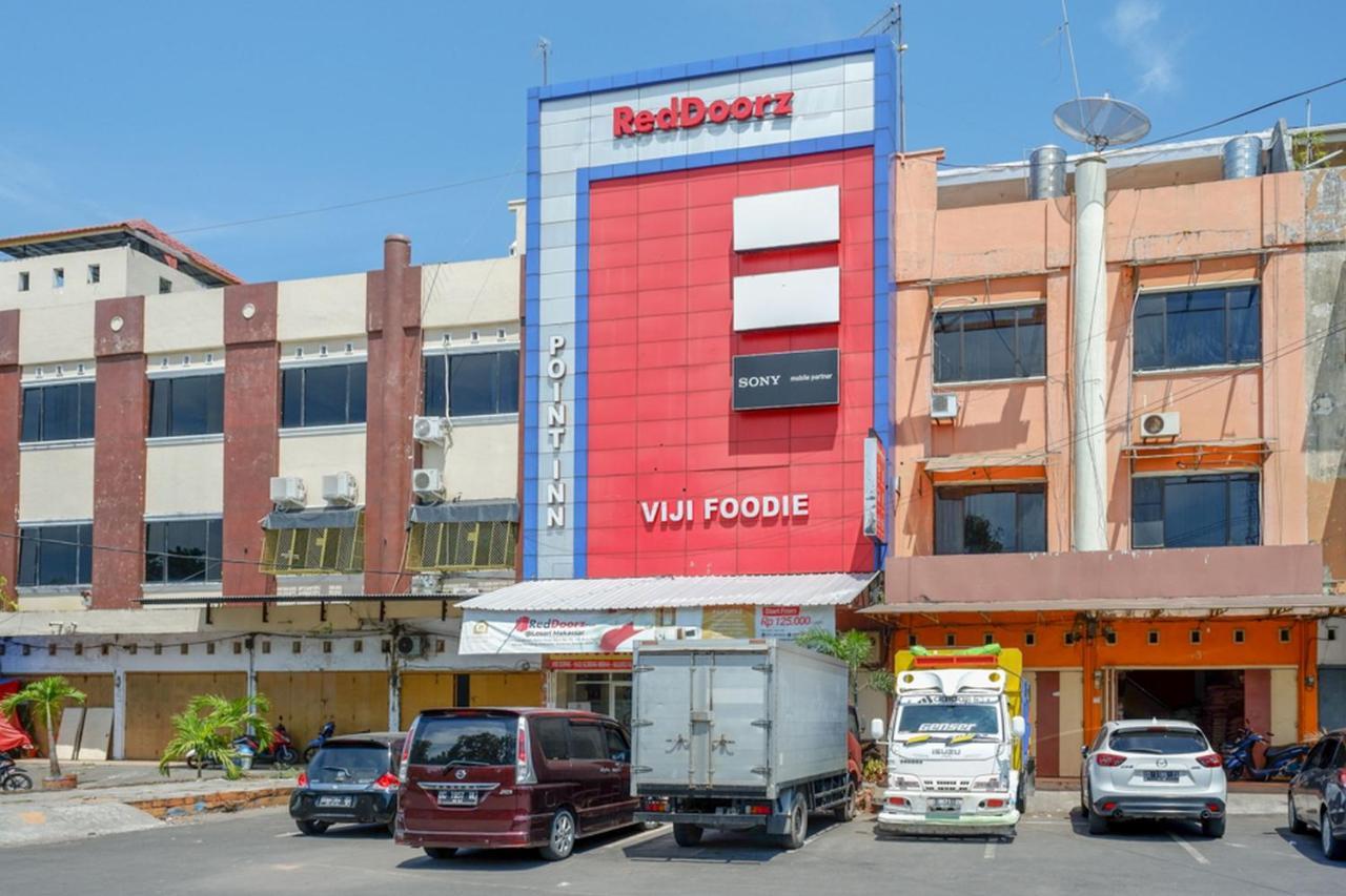 Reddoorz Plus @ Losari Makassar Exteriör bild